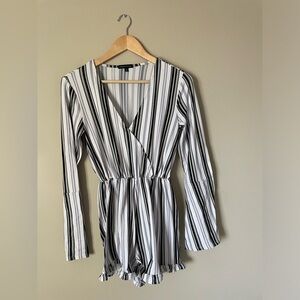 Kendall & Kylie Monochrome Striped V-Neck longsleeve flared arms romper NWOT S